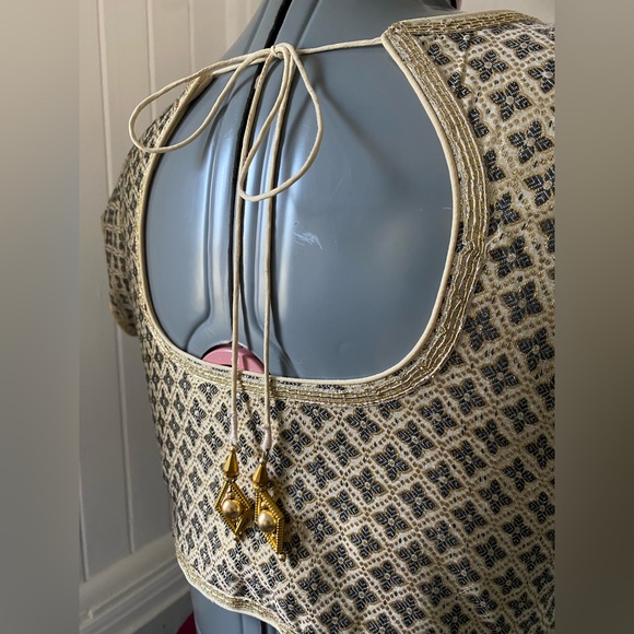 Beautiful 🤩 golden corset style top. - Picture 5 of 5